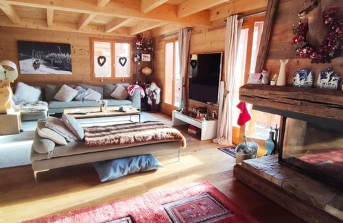 Isola Ski Chalet | Chalet, 100m from ski slopes, 2nd floor, view panoramic/ski slopes/mountain, terrace