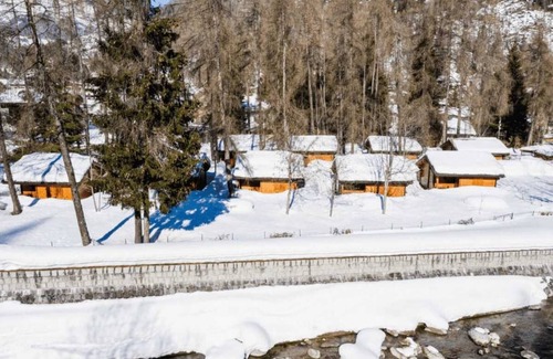 Fucine Ski Chalet | Chalet 2 étoiles - efafci