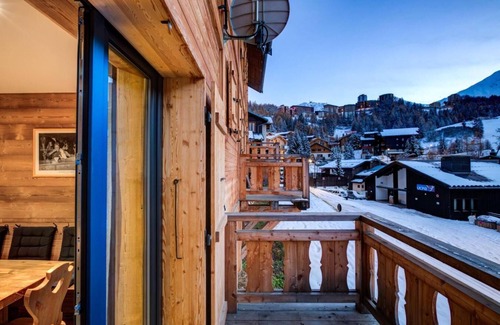 Plagne 1800 Ski Chalet | Chalet, 200m from ski slopes, 2nd floor, balcony, tv, ski locker, 150m², La Plagne