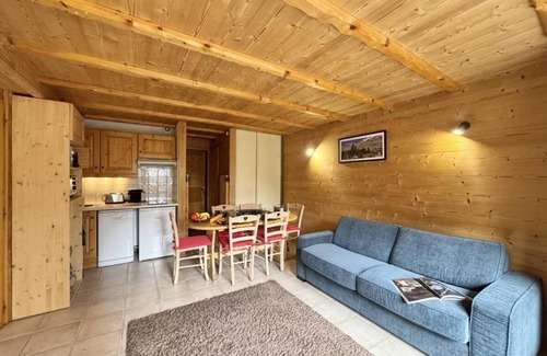 Les Claux Ski Chalet | Chalet, 200m from ski slopes, view mountain, terrace, balcony, fireplace or stove, tv, ski locker