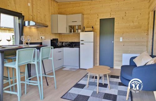 Saint-Berthevin House | Chalet 23 Le Moulin, Camping de Coupeau, 4 personnes