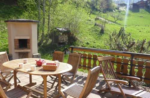 Beaufort Ski Chalet | Chalet 3* au pied des pistes à Arêches, 100m², 8 pers, 4 ch, cheminée, terrasse, parking, wifi