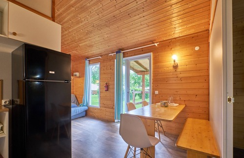 Mens Ski Chalet | Chalet "5 Personnes 303" with Shared Pool & Private Terrace