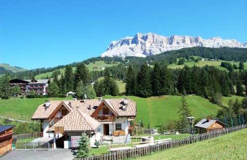 Pedraces Apartment | Chalet alla Cascata