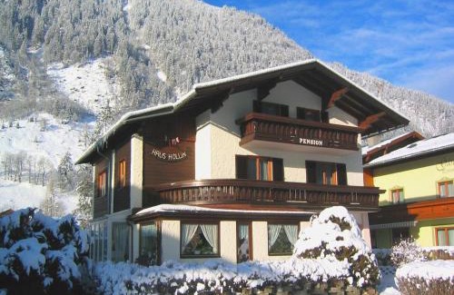 Fusch an der Grossglocknerstrasse House | Chalet in Fusch near Ski Lift and Lake