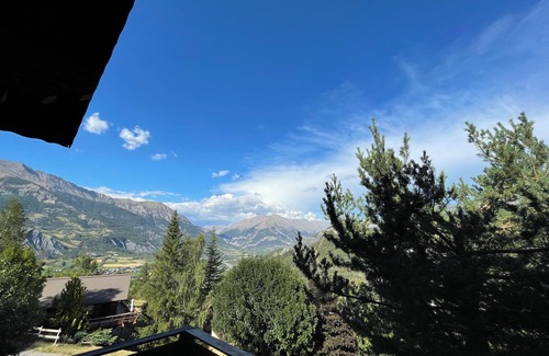 Enchastrayes Ski Chalet | Chalet au Sauze à 3 min des Pistes