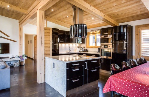Les Houches Ski Chalet | Chalet Base Camp - Walking distance to ski lifts