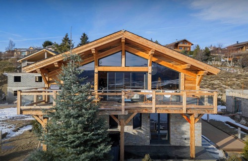 Font-Romeu-Odeillo-Via Ski Chalet | Chalet Càlid - alpine holiday with breathtaking views 10p - OVO Network