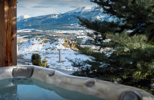 Font-Romeu-Odeillo-Via Ski Chalet | Chalet Càlid - alpine holiday with breathtaking views 10p - OVO Network