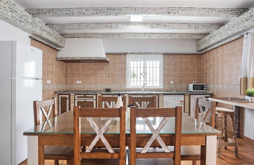 El Palmar House | Chalet Casa Playamar close to the Beach with Garden, Pool & Wi-Fi