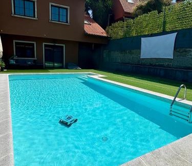 Vilagarcia de Arousa House | Chalet con piscina a 5 minutos de la playa