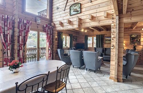 Demi-Quartier Ski Chalet | Chalet confortable face aux pistes – 13 couchages, garage, ski room, proche Combloux et Megève - FR-1-560-36