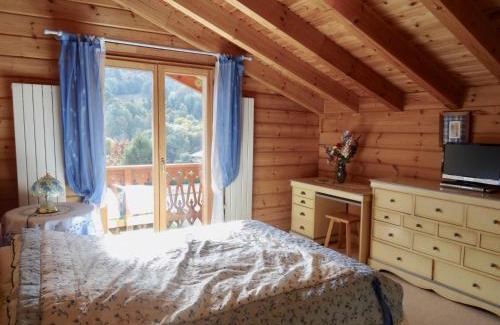 Demi-Quartier Ski Chalet | Chalet confortable face aux pistes – 13 couchages, garage, ski room, proche Combloux et Megève - FR-1-560-36