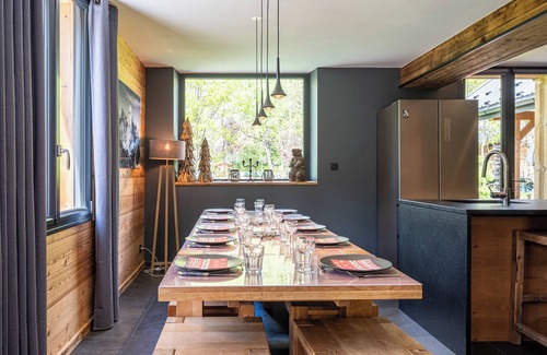 Valloire Ski Chalet | Chalet 'De L'alpette' with Mountain View, Private Terrace and Wi-Fi