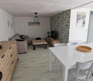 Montmartin-sur-Mer Ski Chalet | Chalet familial L'Abri Côtier