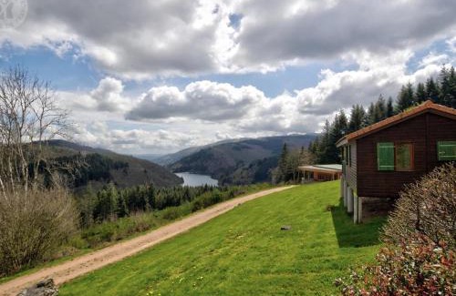 Les Noes House | Chalet familial aux Monts de la Madeleine avec terrasse et animaux admis - FR-1-496-245