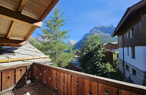 Saas-Fee Ski Chalet | Chalet flair with its own wellness area