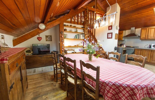 Puy-Saint-Vincent Ski Chalet | Chalet for 10 people in Puy St Vincent 150m from the slopes private parking