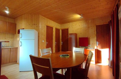 Naucelle Ski Chalet | Chalet for 4 with Terrace and Equipped Kitchen