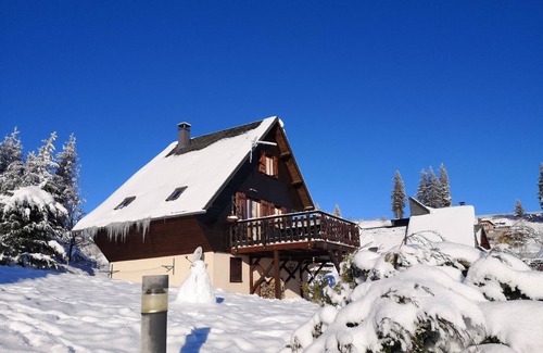 Besse-et-Saint-Anastaise Ski Chalet | CHALET BESSE classified 3 *6 persons Free wifi Promo Unobstructed view