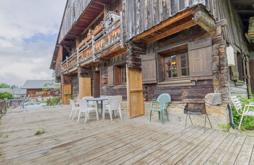Notre-Dame-de-Bellecombe Ski Chalet | Chalet 'Le Planay' with Mountain View, Private Terrace and Wi-Fi