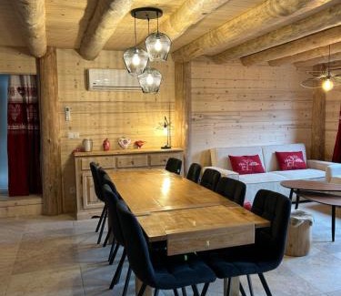 Saint-Michel-de-Maurienne Ski Chalet | Chalet des balcons