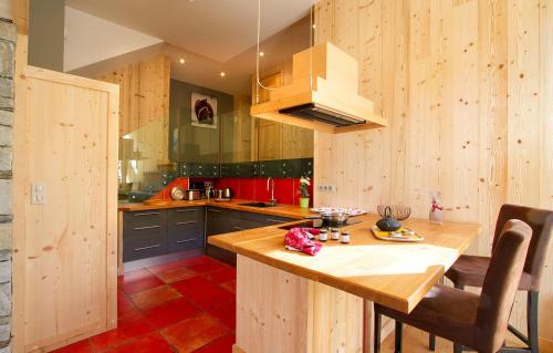 Les Deux Alpes Resort | Chalet Gilda by Leavetown Vacations