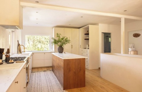 Les Bossons Ski Chalet | Chalet Hautbois · 200m2 Spacious Family Chalet | BBQ | Glacial view