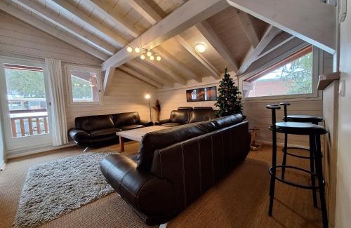 Chamonix-Mont-Blanc Ski Chalet | Chalet Hideaway 2