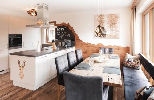 Schonbach Ski Chalet | Chalet in Neukirchen with Ski-In Access