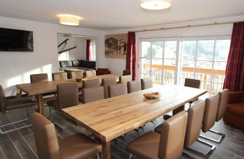 Vorderglemm Ski Chalet | Chalet in Saalbach by Ski Lift & Slopes, cleaning included