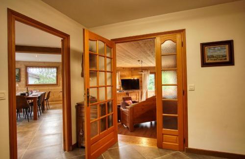 Notre-Dame-de-Bellecombe Ski Chalet | Chalet Le Wapiti, aux pieds des pistes, à 200m du village