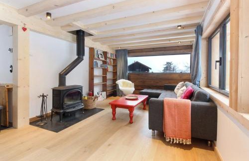 Les Houches Ski Chalet | Chalet L'Oratoire & Mazot - Renovated Historic Chalet - Huge Garden & Separate Cabin for 2