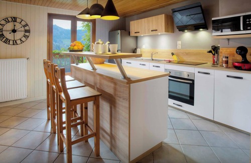 Manigod Ski Chalet | Chalet L'Otavalo - French Alps base for 8, spa & great views - OVO Network
