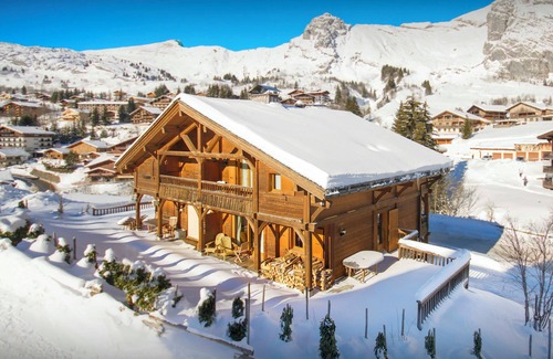 Le Grand-Bornand Ski Chalet | Chalet L'Ours Blanc - ski-in ski-out base for 8, open fire - OVO Network