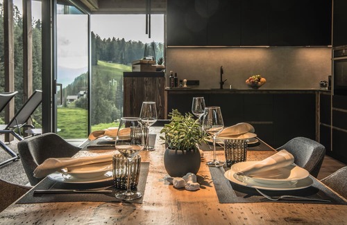 Selva di Val Gardena Ski Chalet | Chalet 'L Piz Dolomites' with Mountain View, Private Terrace and Wi-Fi
