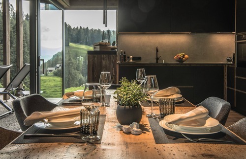 Selva di Val Gardena Ski Chalet | Chalet 'L Piz Dolomites' with Mountain View, Private Terrace and Wi-Fi