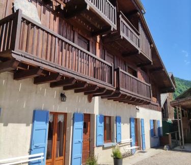 Samoens Ski Chalet | Chalet La Ferme d'Henriette, à Samoëns