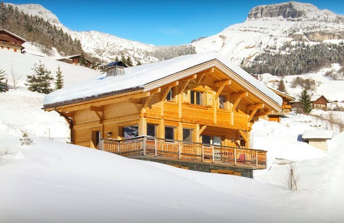 Le Grand-Bornand Ski Chalet | Chalet Le Charmieux - cosy base for 12, cinema & great views - OVO Network