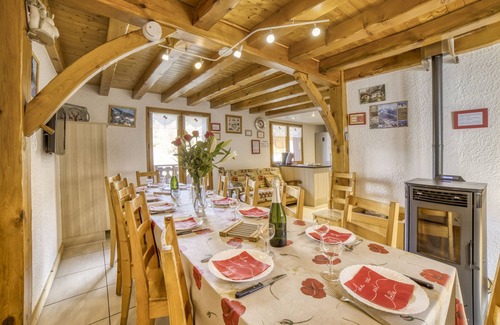 Les Carroz-d'Araches Ski Chalet | Chalet 'Le Ptit Grenier' with Mountain View, Private Terrace and Wi-Fi