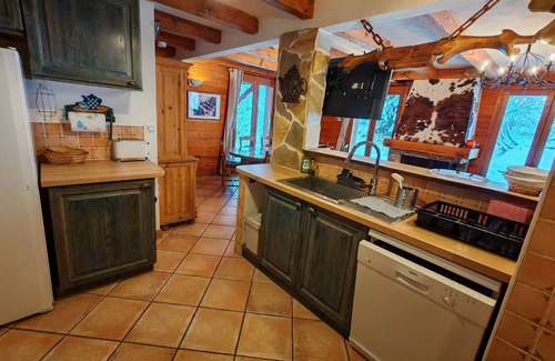 La Perriere Ski Chalet | Chalet LEA-Courchevel, La Tania-12 pax./6 Rooms.