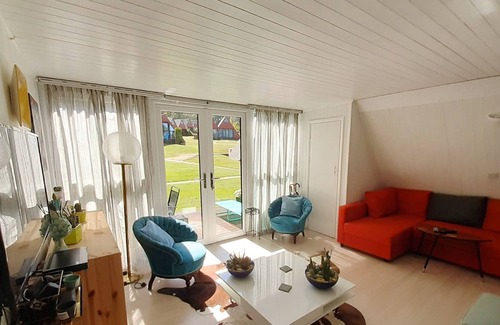 Martin Apartment | Chalet No. 53, in Kingsdown, Kent is a charming holiday chalet sleeping 6 people in 2 bedrooms. This