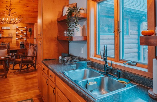 Prattsville Ski Chalet | Chalet On The Far Side Of The Mountain