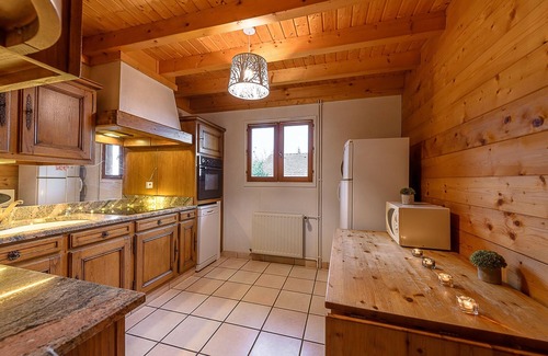 Saint-Jorioz Ski Chalet | Chalet Panorama - Logement cosy avec vue 180° sur le lac