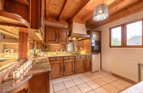 Saint-Jorioz Ski Chalet | Chalet Panorama - Logement cosy avec vue 180° sur le lac