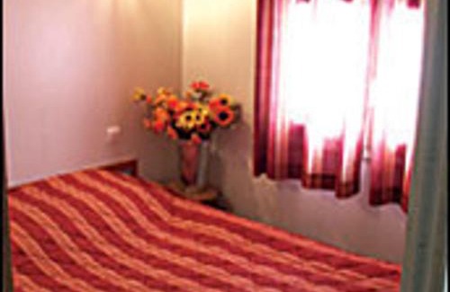 Echassieres House | Chalet rustique avec terrasse au cœur de la nature - FR-1-489-323