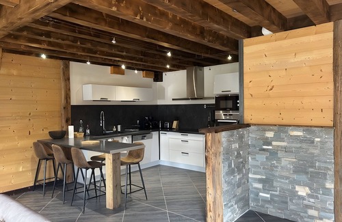 Saint-Sorlin-d'Arves Ski Chalet | Chalet "Saint Sorlin" with Mountain View, Private Terrace and Wi-Fi