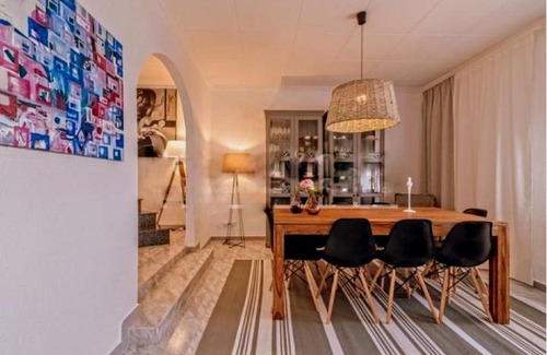 Santa Susanna House | Chalet Santa Susana