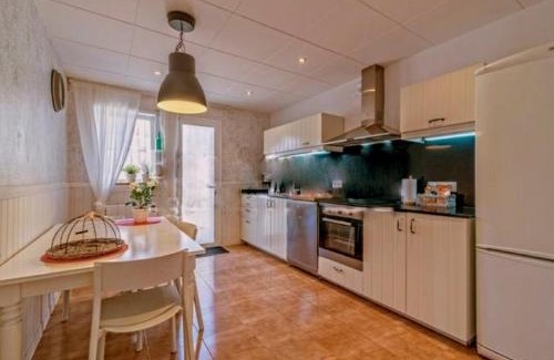 Santa Susanna House | Chalet Santa Susana