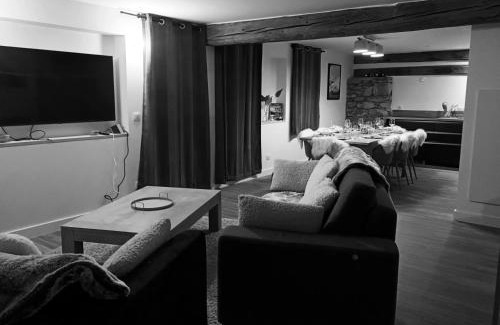 Les Varcins Apartment | Chalet Serine - Élégance au coeur des 3 Vallées - Duplex pour 6